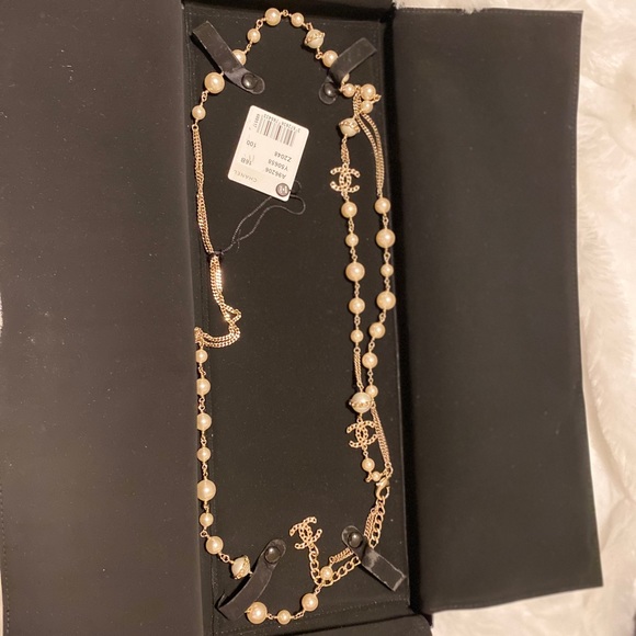 Chanel Necklace/Belt Gold and Pearl. - Picture 1 of 8